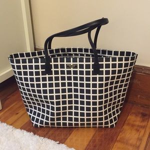 Black and white checkered Kate Spade tote.